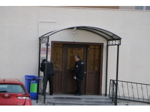 Kız Arkadaşını Silahla Vurduktan Sonra İntihar Etti