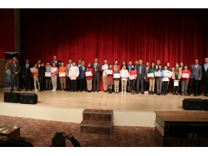 Biga’da İstiklal Marşını Güzel Okuma Yarışması Düzenlendi
