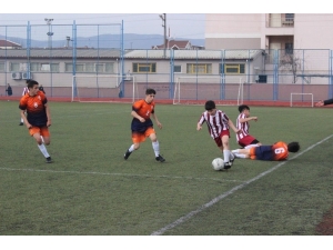 Yıldız Erkekler Futbol Şampiyonu Mehmet Akif Okulu Oldu