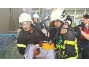 Yangında Mahsur Kalan Engelli Vatandaşı İtfaiye Kurtardı