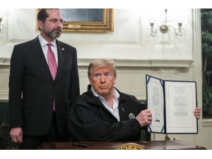Trump ‘Korona’ İle Mücadele İçin 8.3 Milyar Dolarlık Bütçeyi İmzaladı