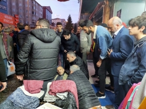 Cadde Ortasında Husumetlisine Kurşun Yağdırdı