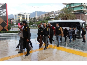 Alanya’da Fuhuş Çetesi Operasyonunda 7 Tutuklama