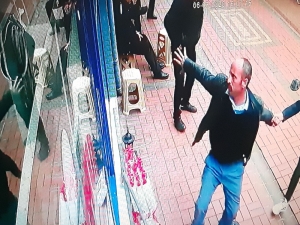 Sakat Rolü Yapan Dilenci Zabıtaya Zor Anlar Yaşattı