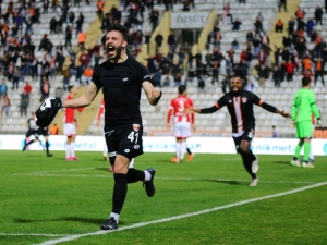 Tff 1. Lig: Adanaspor: 1 - Eh Balıkesirspor: 1