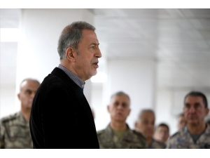 Bakan Akar Ve Komutanlar Sınırın Sıfır Noktasında