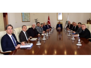 Vekiller Ve Bürokratlarla Karayolları Ve Dsi Yatırımları Değerlendirildi