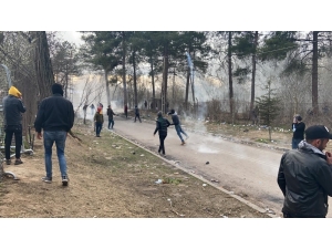 Yunanistan’dan Mültecilere Sert Müdahale