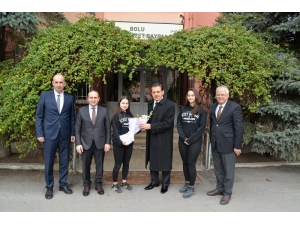 Bolu Valisi Ahmet Ümit, ‘Okullarımız Okuyor Kitap Okuma Projesi’ Kapsamında Öğrencilerle Buluştu