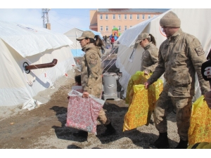 Başkale’de Depremin Yaraları Sarılıyor