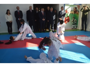 Kaymakam Sarı, Metruk Binayı Bireysel Sporlar Merkezine Çevirdi