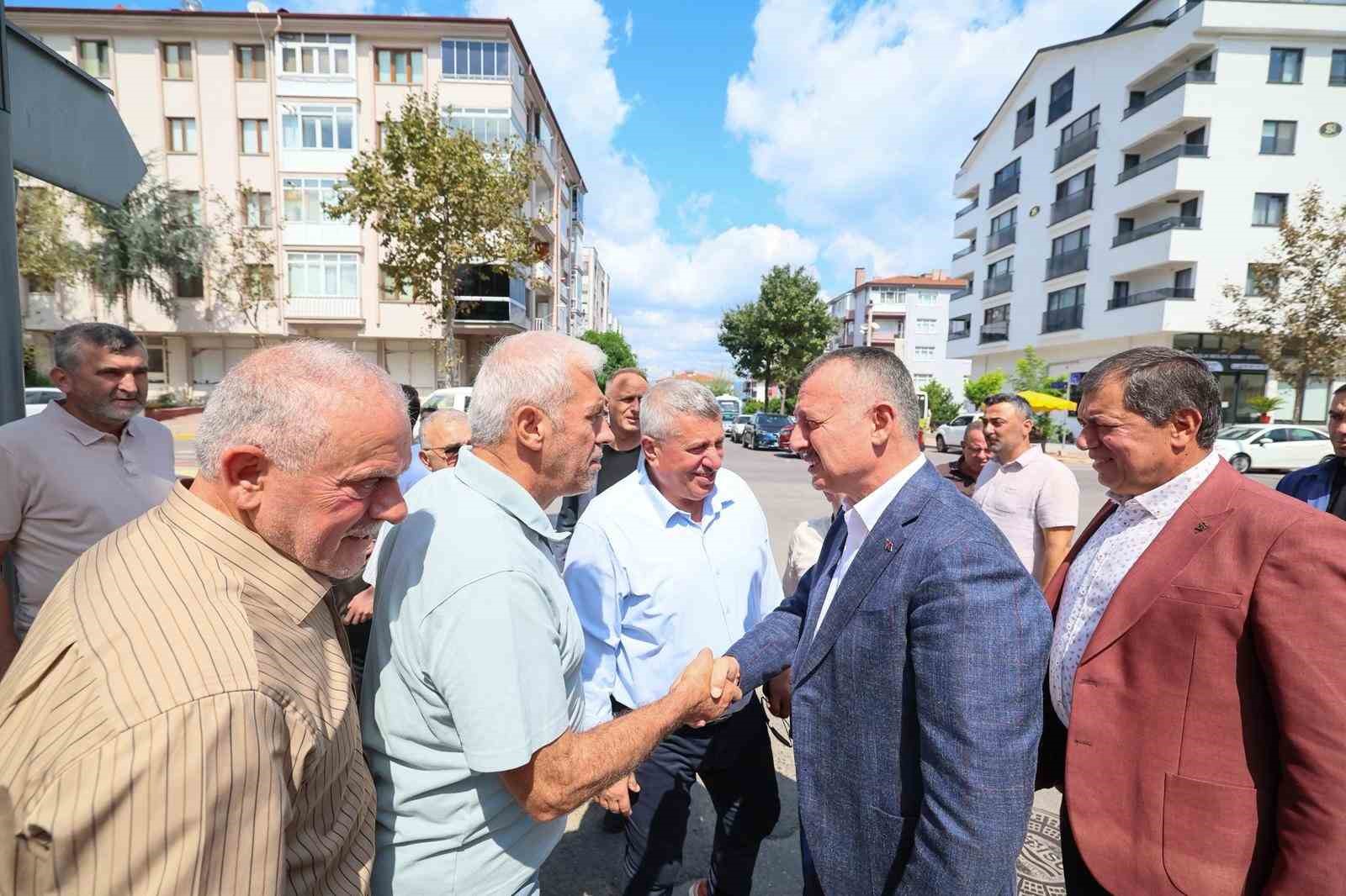 buyukakin-karamursel-de-vatandaslarin-taleplerini-dinledi