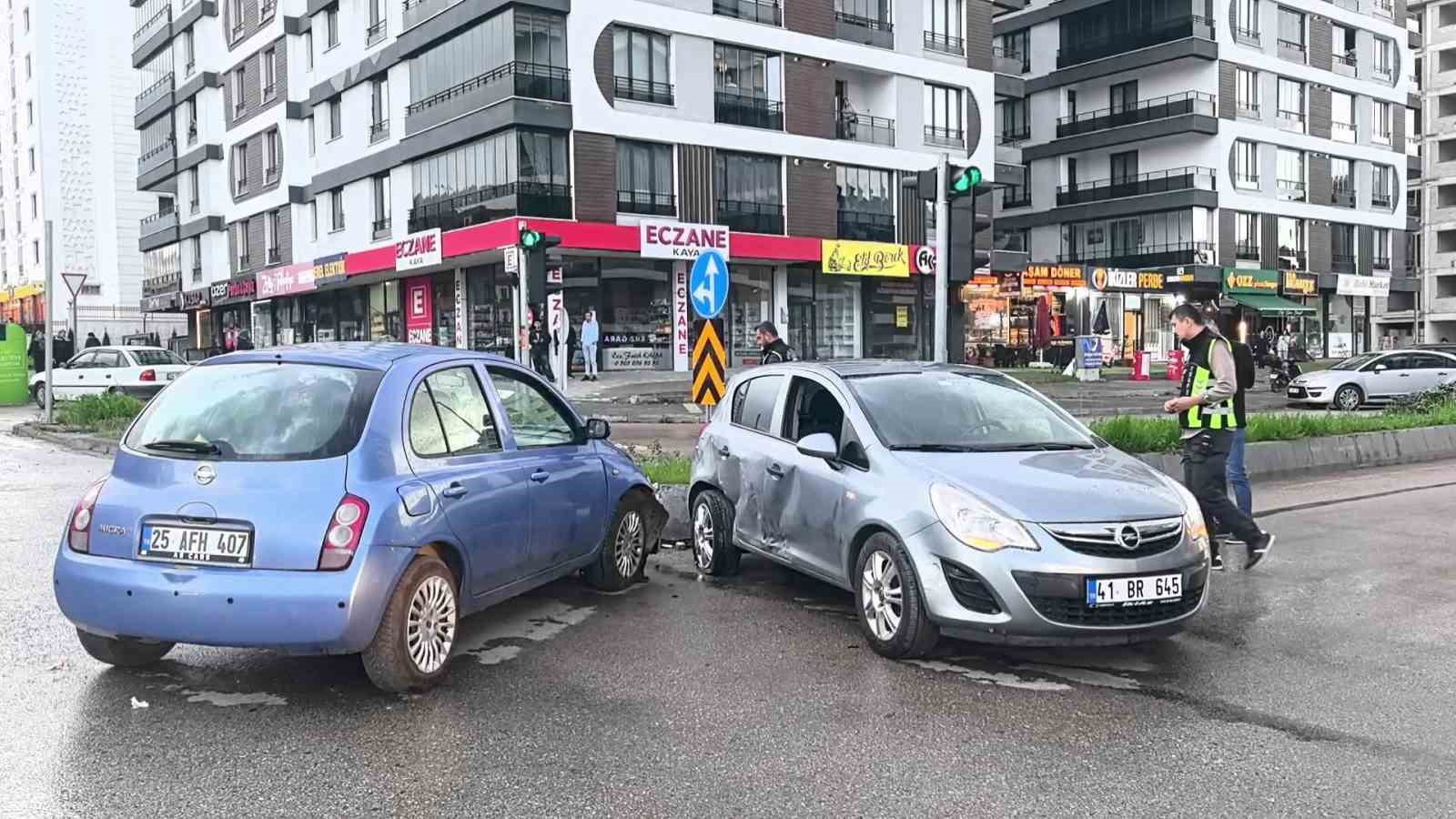 erzurum-da-zincirleme-trafik-kazasi-1-yarali