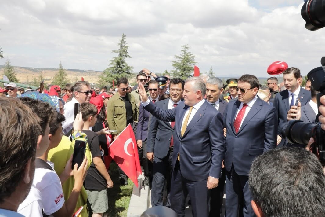 kutahya-buyuk-zafer-in-104-yilini-gurur-ve-coskuyla-kutladi