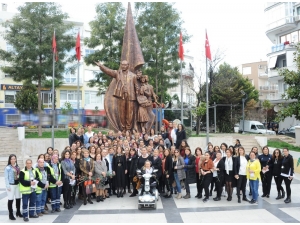 Başkan Çalkaya, “Kadınlar Gülecek, Dünya Değişecek”