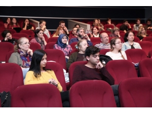 Nilüferli Sanatseverlerden “Kraliçe Lear”a Tam Not