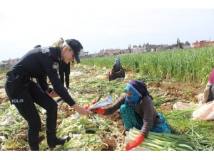 Polis, Tarlada Çalışan Kadınları Unutmadı