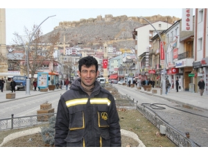 Belediye Personelinden Örnek Davranış