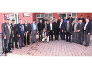 Başkan Zeybek, Mahalle Ziyaretlerini Sürdürüyor