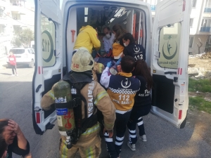 Annesi Dumanlar Arasında Kalan Kadının Feryadı: "Beni Bırakma Anne"