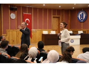 Rektör Uzun, Projeleriyle Değer Katan Öğrencilerle Buluştu