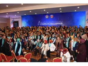 Bakan Selçuk: "Ben Toplu Sözleşme Masasında Da Daha Çok Kadın Görmek İsterim"