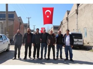 Sanayi Sokaklarını Türk Bayrakları İle Donattılar