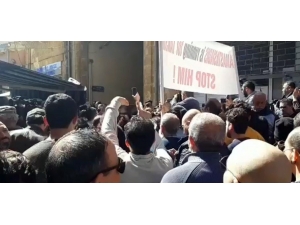 Kktc’de Kapı Eylemi