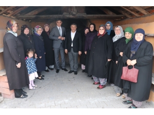 Başkan Şayir’den Köseler Mahallesi Kadınlarına Özel Hediyeler