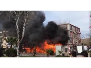 Çanakkale Şehir Merkezinde Korkutan Yangın