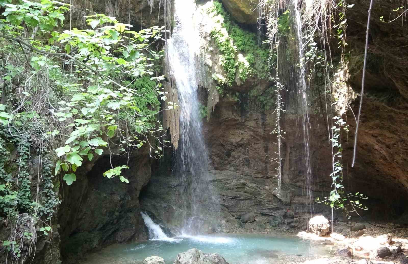 ormana-gizlenen-selale-bu-sene-coskulu-akiyor