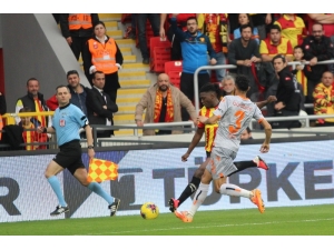 Süper Lig: Göztepe: 0 - Başakşehir: 3 (Maç Sonucu)