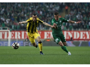 Tff 1. Lig: Bursaspor: 0 - İstanbulspor: 0 (İlk Yarı Sonucu)