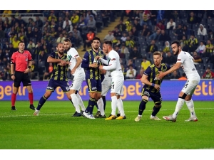 Süper Lig: Fenerbahçe: 1 - Denizlispor: 1 (İlk Yarı)