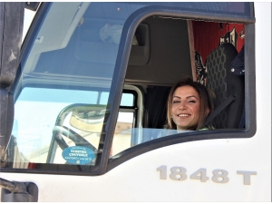 Tonlarca Yükü Kadın Başına Taşıyor