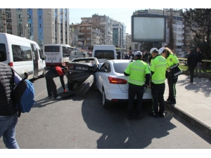 Diyarbakır’da Zincirleme Trafik Kazası: 10 Yaralı