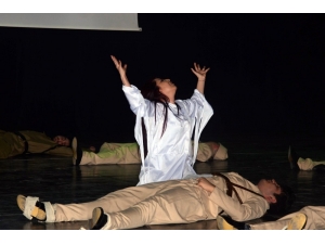 Türk Milletinin Kahramanlık Öyküsü İzleyenleri Duygulandırdı