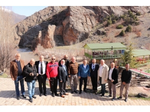 Bir Zamanlar Terörist Kaynıyordu, Şimdi Çay Keyfi Yapılıyor