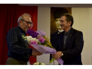 Felsefe Ve Edebiyat Konferansları Başladı