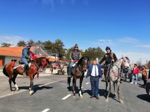 Ispartalı Çiftçilerden Traktör Ve Atlı Konvoyla Mehmetçiğe Destek