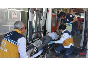 Bıçaklı Saldırıda Hastanelik Oldu