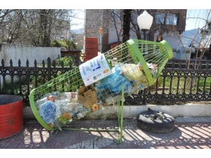 Geri Dönüşüm Kutuları Amacı Dışında Kullanılıyor