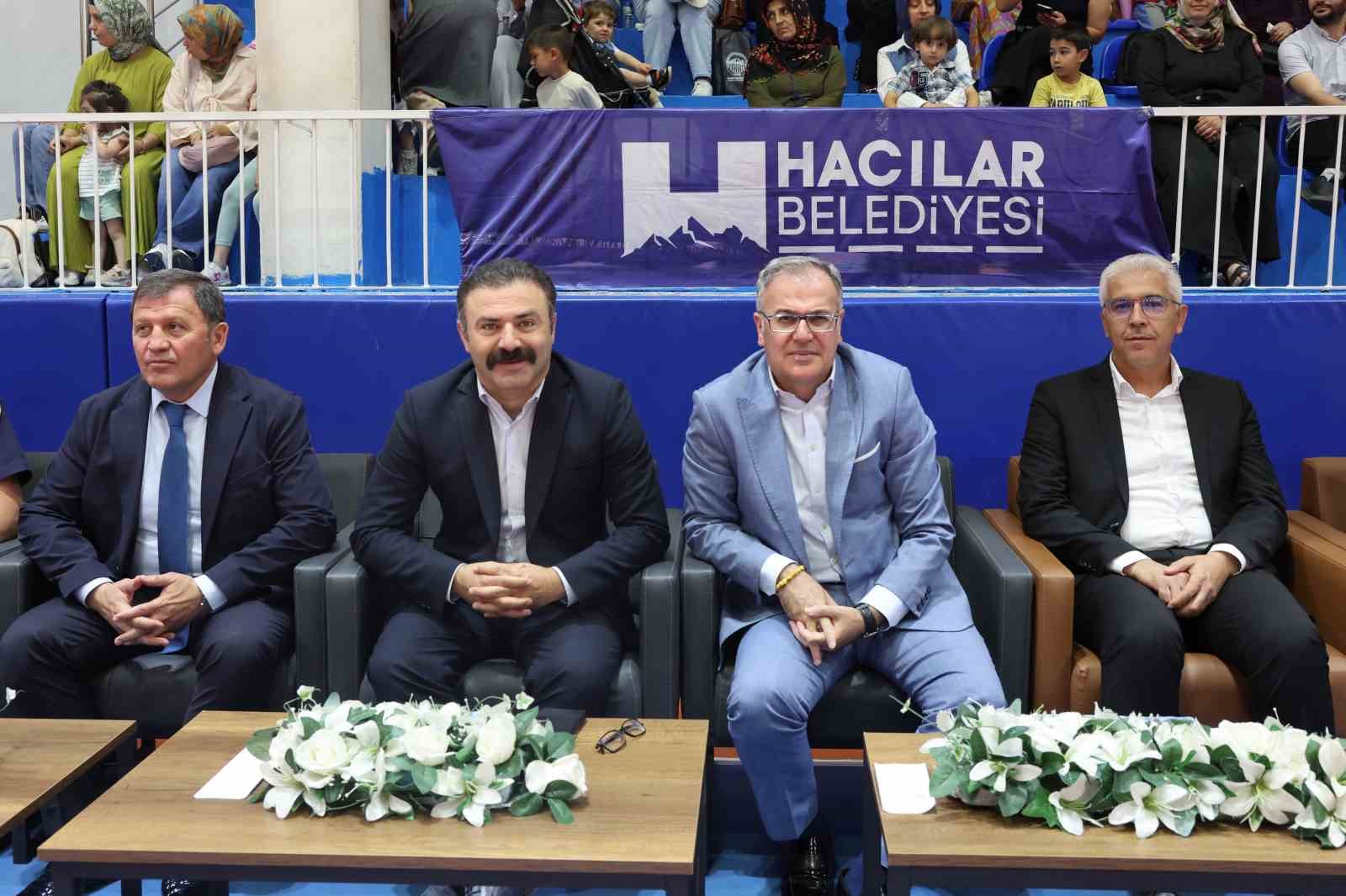 hacilar-da-yaz-spor-okullari-coskuyla-acildi