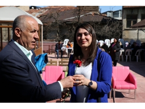 Hekimhan Belediyesi Kadınlar Günü’nü Kutladı