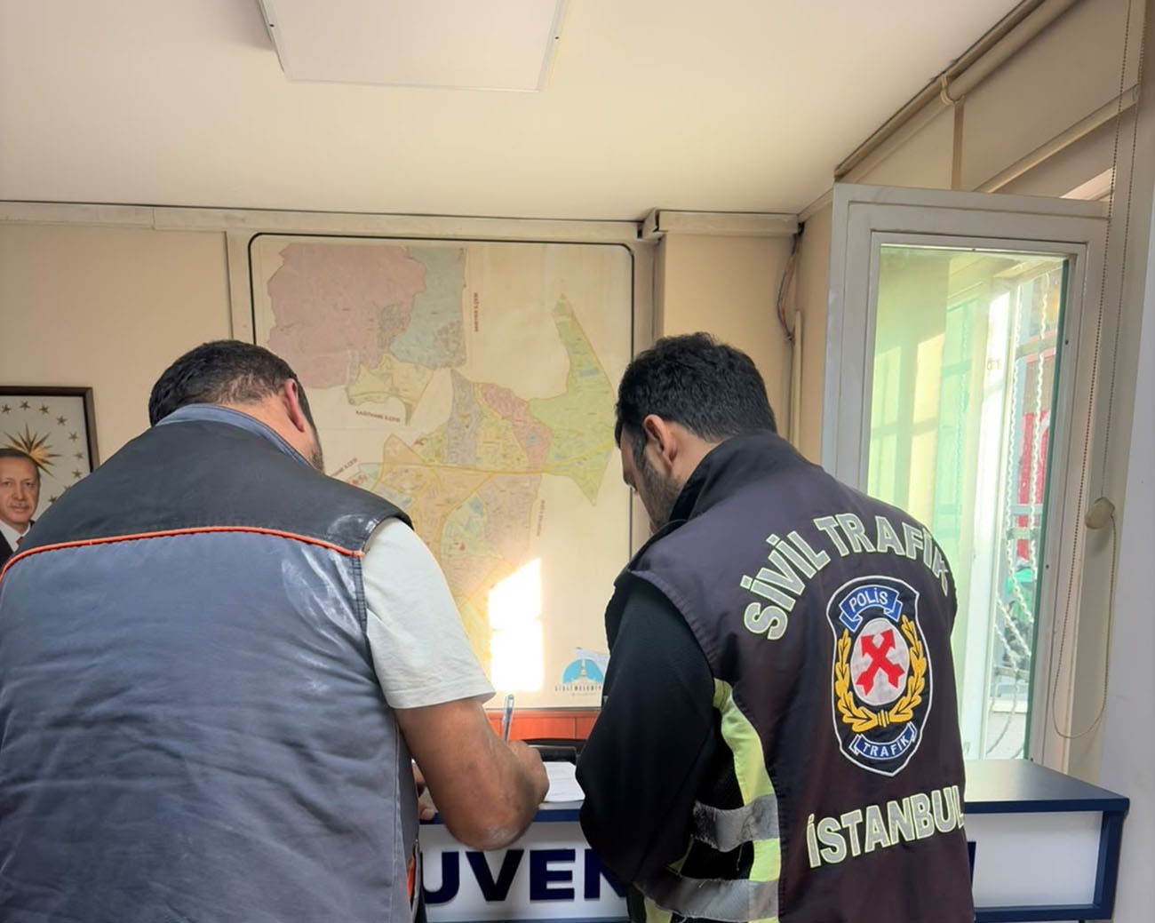 sisli-de-motosiklet-surucusunu-darp-eden-surucuye-180-bin-tl-ceza-kesildi