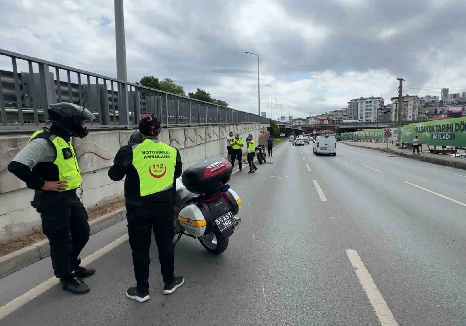 samsun-da-devrilen-motosikletteki-2-kisi-yaralandi