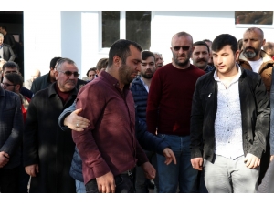 Balık Havuzuna Düşerek Boğulan Minik Beren Son Yolculuğuna Uğurlandı