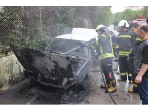 Kontağı Açtı, Otomobil Alev Topuna Döndü