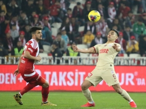 Falcao Ligdeki 9. Golünü Attı