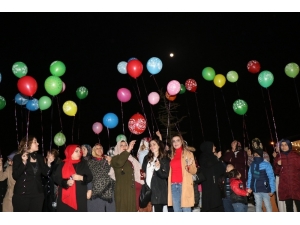 Öldürülen 474 Kadının Anısına Işıklı Balon Uçuruldu